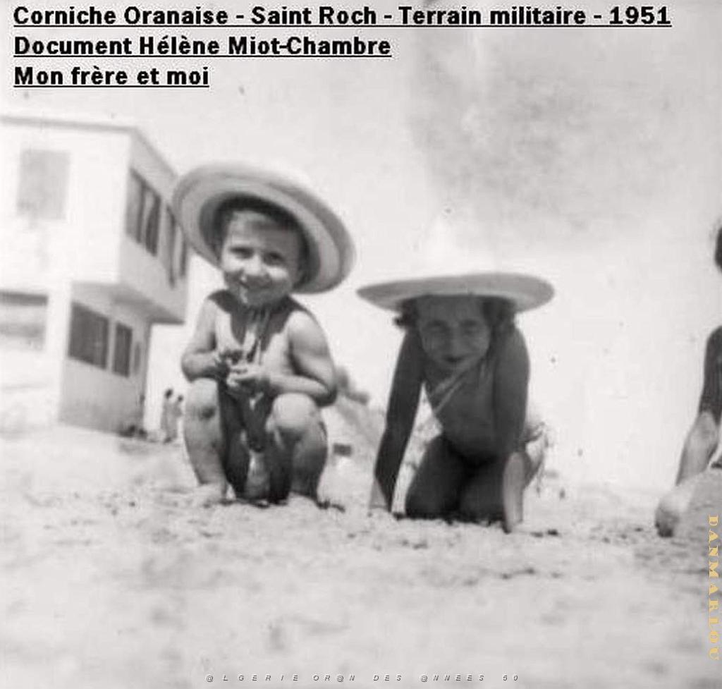 PLAGE DE ST ROCH 4 avec nos beaux chapeaux a rayures bleues claires et blanches.JPG